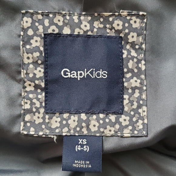 Gap Kids Floral Gray and White Puffer Vest Girls Size XS (4-5) - Picture 4 of 7